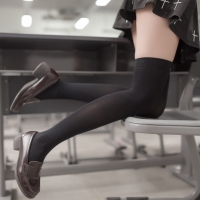 透肉黑丝辣妹照34