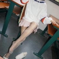 妮妮爱穿肉丝的女同学51