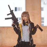 面饼仙儿 UMP45 Cos13