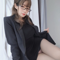 白银81 黑西服2