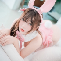 Newbom 兔年粉色兔女郎4
