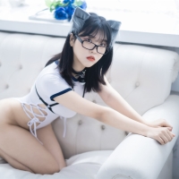 Hana Song 认养猫猫4