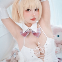 Sally Dorasnow Azami 白色兔女郎2