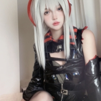 疯猫ss Fantia龙年自摄会员订阅4