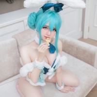 Sally Dorasnow Miku兔女郎3