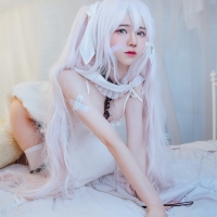 Sally Dorasnow 樱花初音2